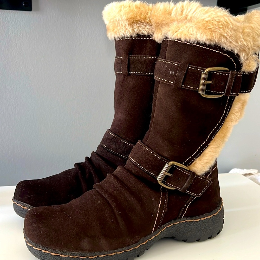 Baretrap brown fur lined winter boots.